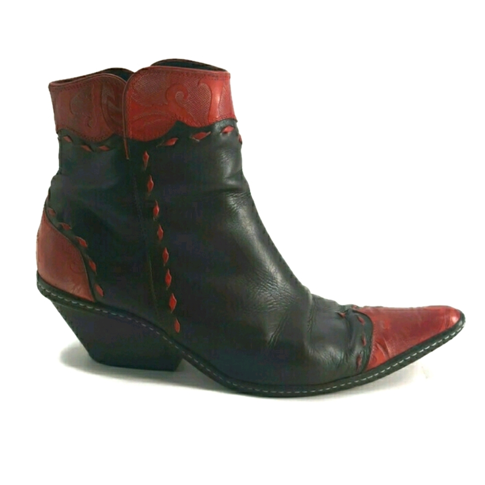 Donald J. Pliner Justy Western Ankle boots 7.5